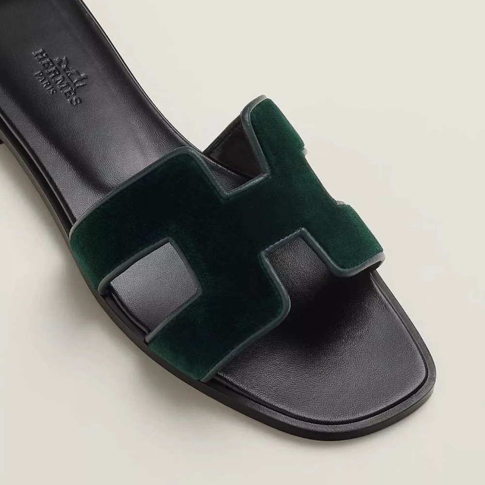 Hermes Oran Velour/Velvet Sandals NIB in Vert Fonce Size 37
